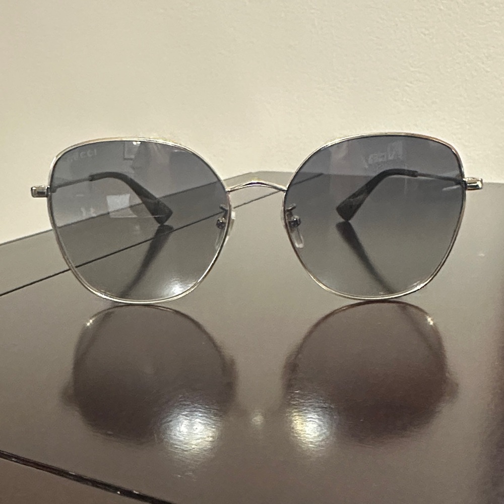 Gucci Black/Gold Sunglasses (GG0415SK) - New